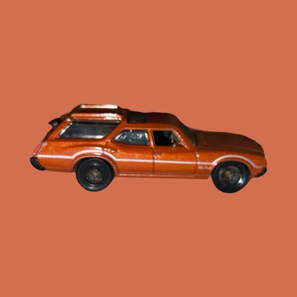 Vintage 1971 Matchbox Oldsmobile Vista Cruiser Station Wagon Orange Dogs Back - Picture 4 of 8